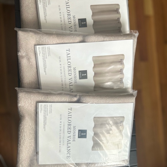 MONROE Grommet Valance never opened - Picture 2 of 3